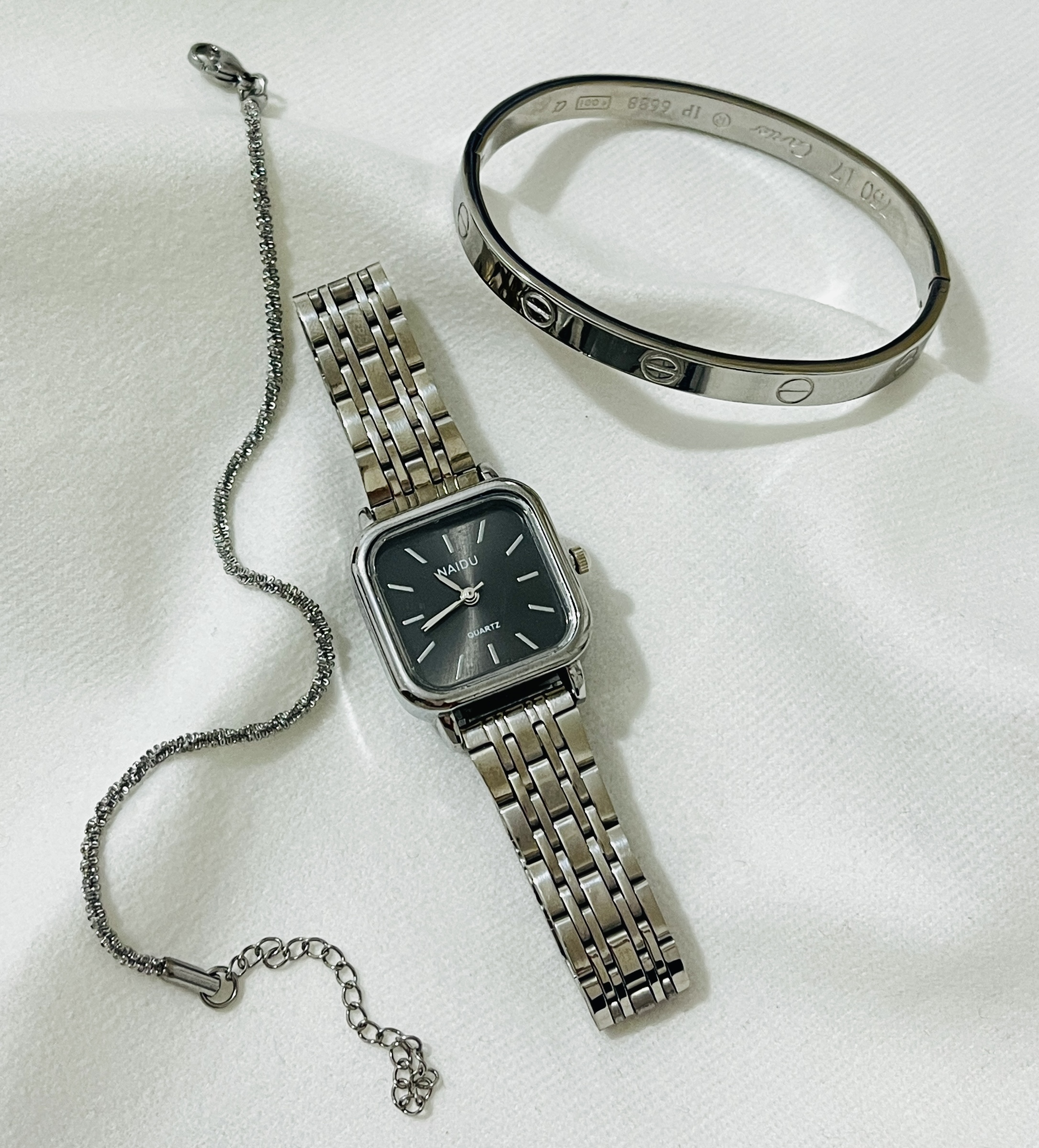 ساعت نایدو مربعی صفحه مشکی